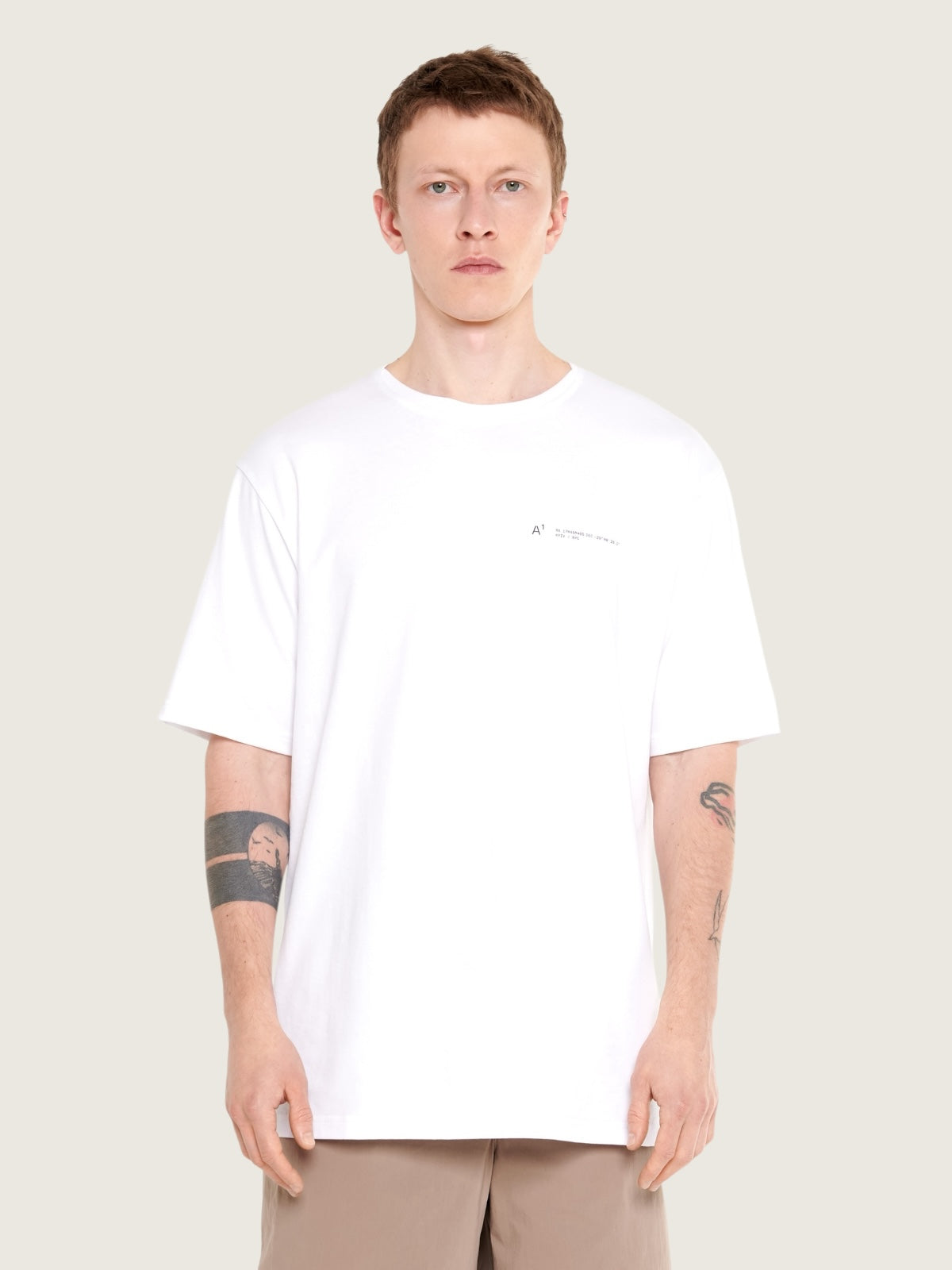 Overlap collar t-shirt