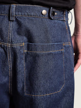 Adjusting jeans blue