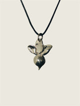Beetroot pendant in silver