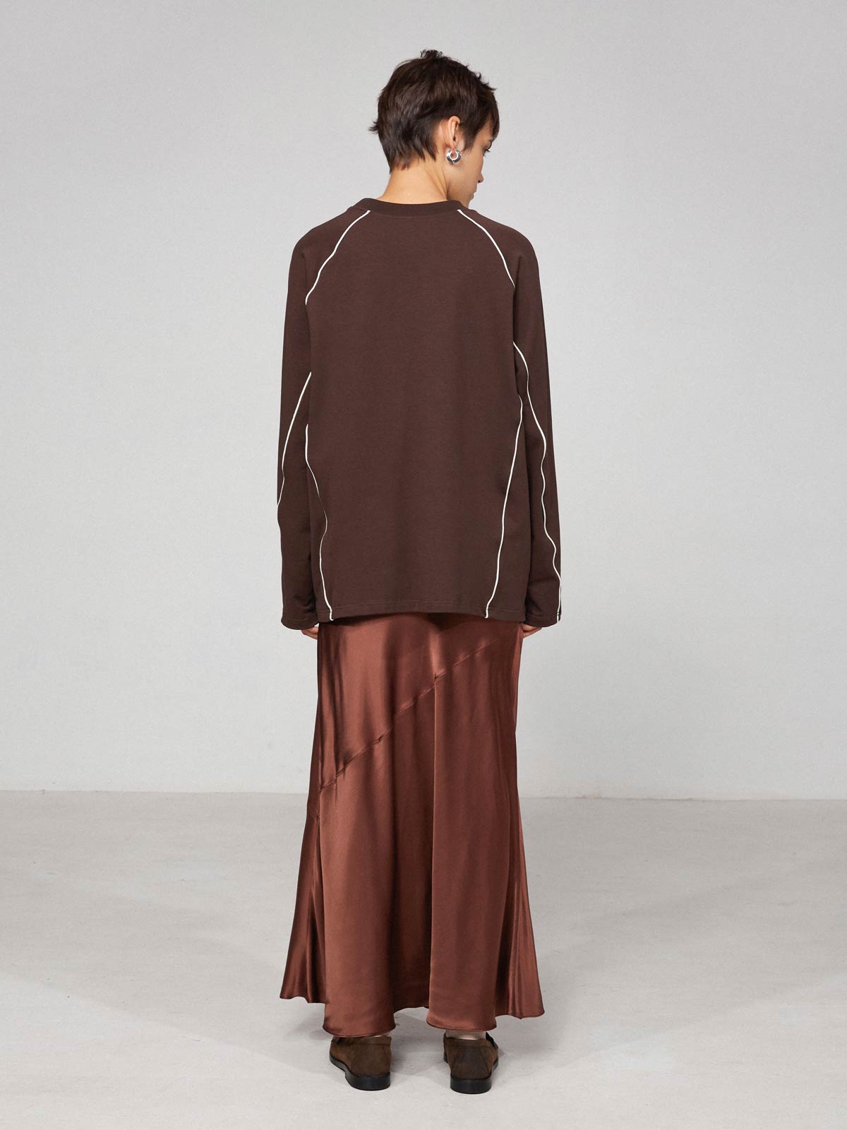 Brown raglan long-sleeved top with edging